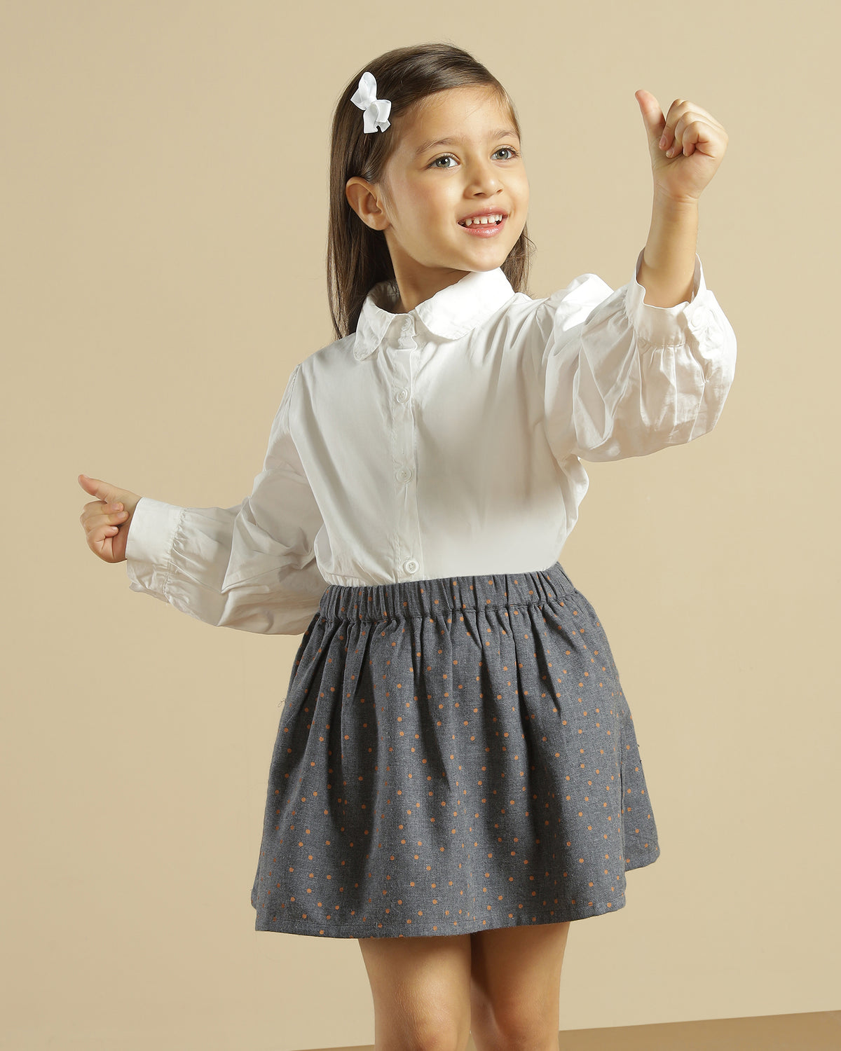 Grey girls pleated shorts with flared design